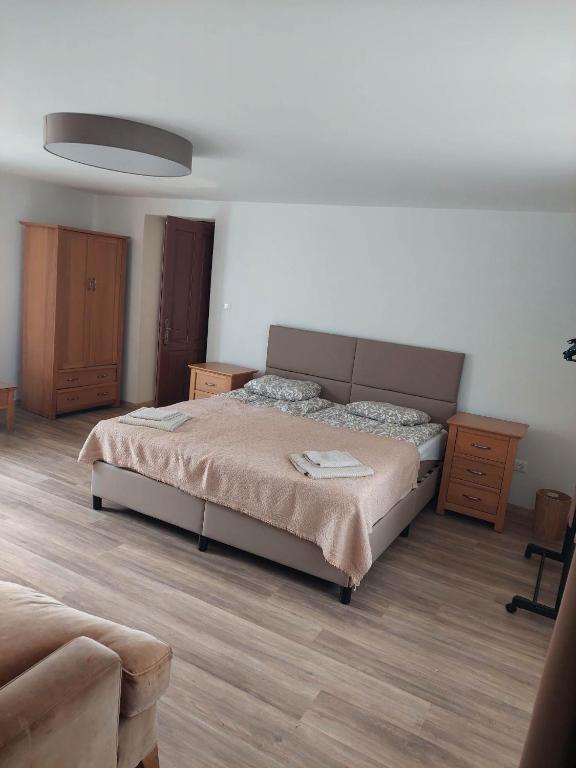 Máré-vára vendégház - Double Room With Private Bathroom