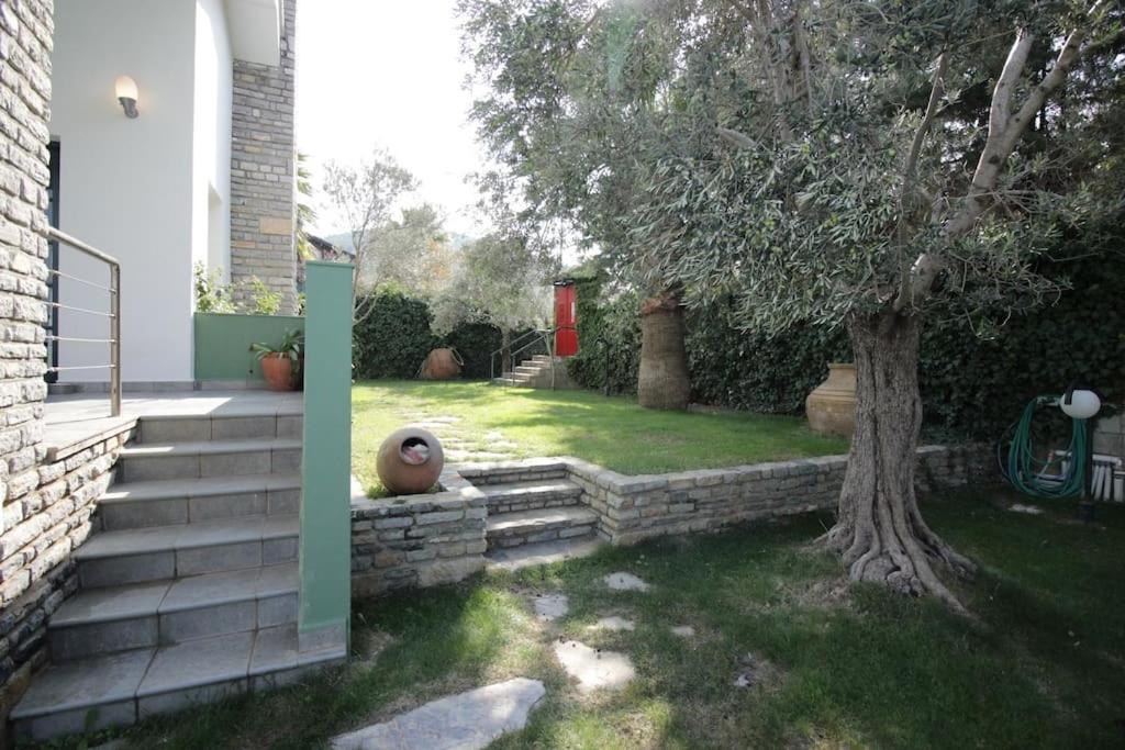 Kép Secluded 3BR Modern Villa w Private Pool and Views szállásáról Burhaniyében a galériában