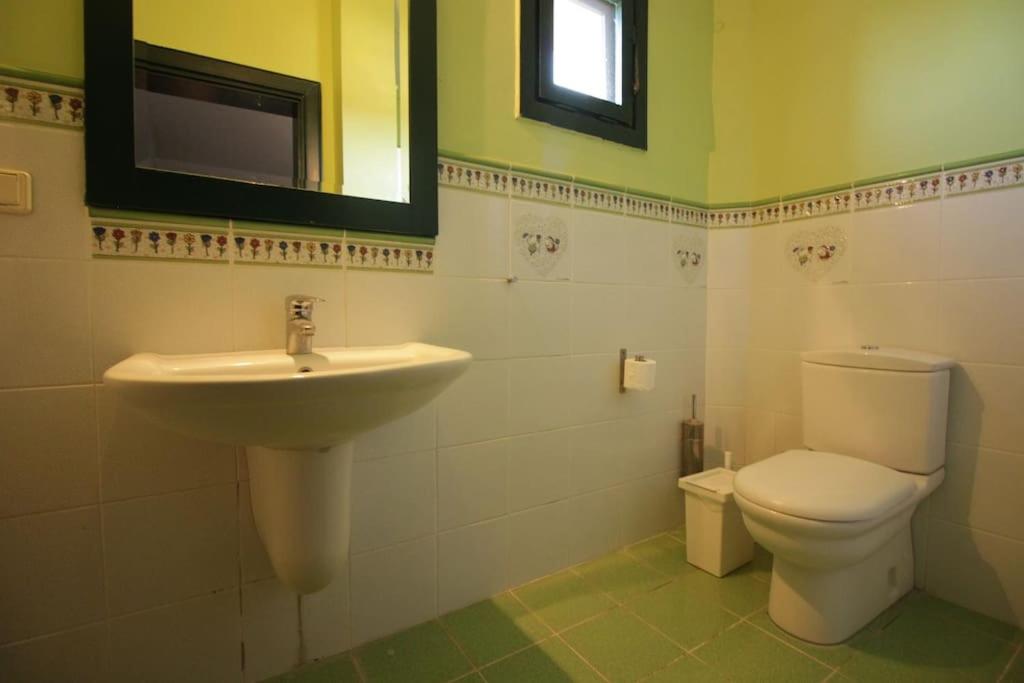 Kép Secluded 3BR Modern Villa w Private Pool and Views szállásáról Burhaniyében a galériában