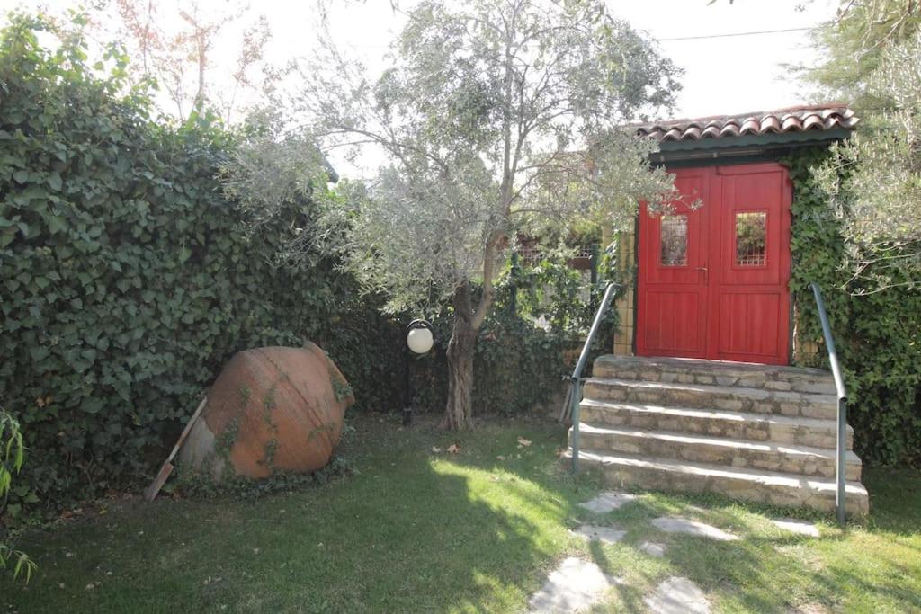 Kép Secluded 3BR Modern Villa w Private Pool and Views szállásáról Burhaniyében a galériában