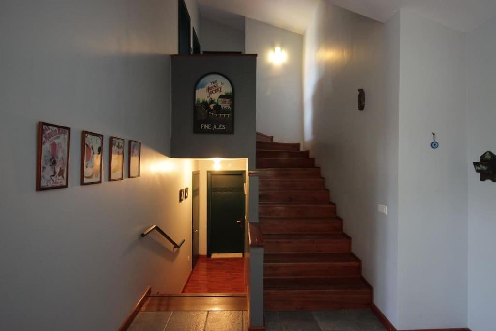 Kép Secluded 3BR Modern Villa w Private Pool and Views szállásáról Burhaniyében a galériában