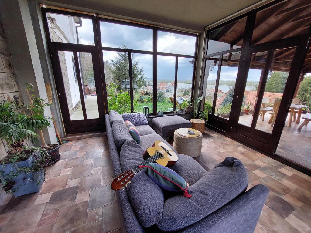 HostelChe Guest House - отзывы и видео