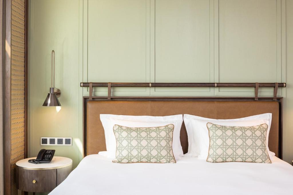 
One Bedroom Suite with Lounge Access
