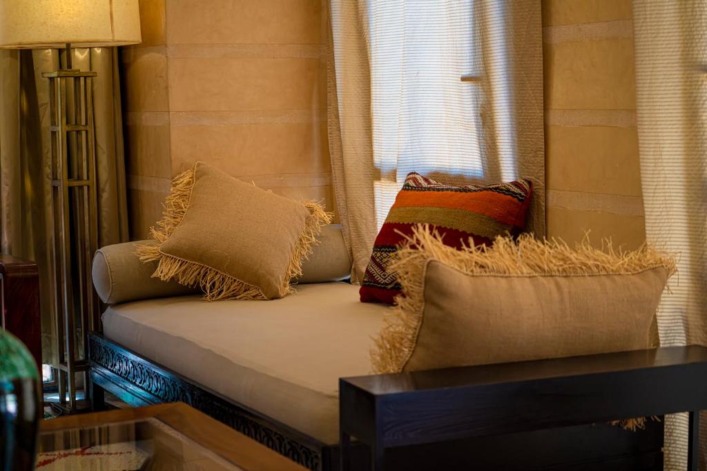 Postel nebo postele na pokoji v ubytování Palais Mirage d'Atlas, Hôtel de Luxe & Spa