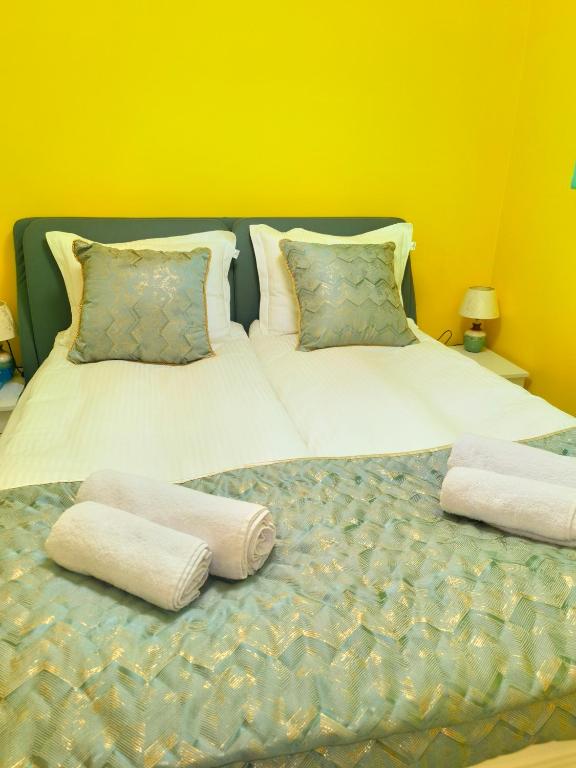 Postel nebo postele na pokoji v ubytování Sofiel cozy apartment - Top Center Sofia