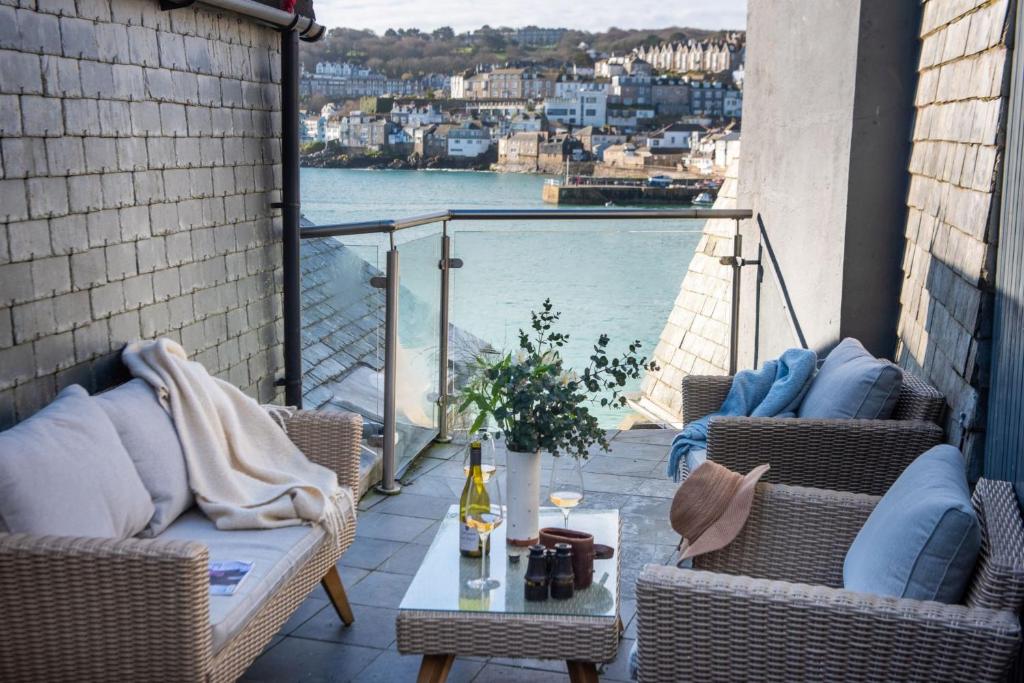 Beach Vista, St Ives, St Ives (updated prices 2024)