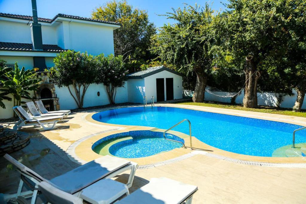 Bazén v ubytování Dalyan Dream Villa Zuhal nebo v jeho okolí