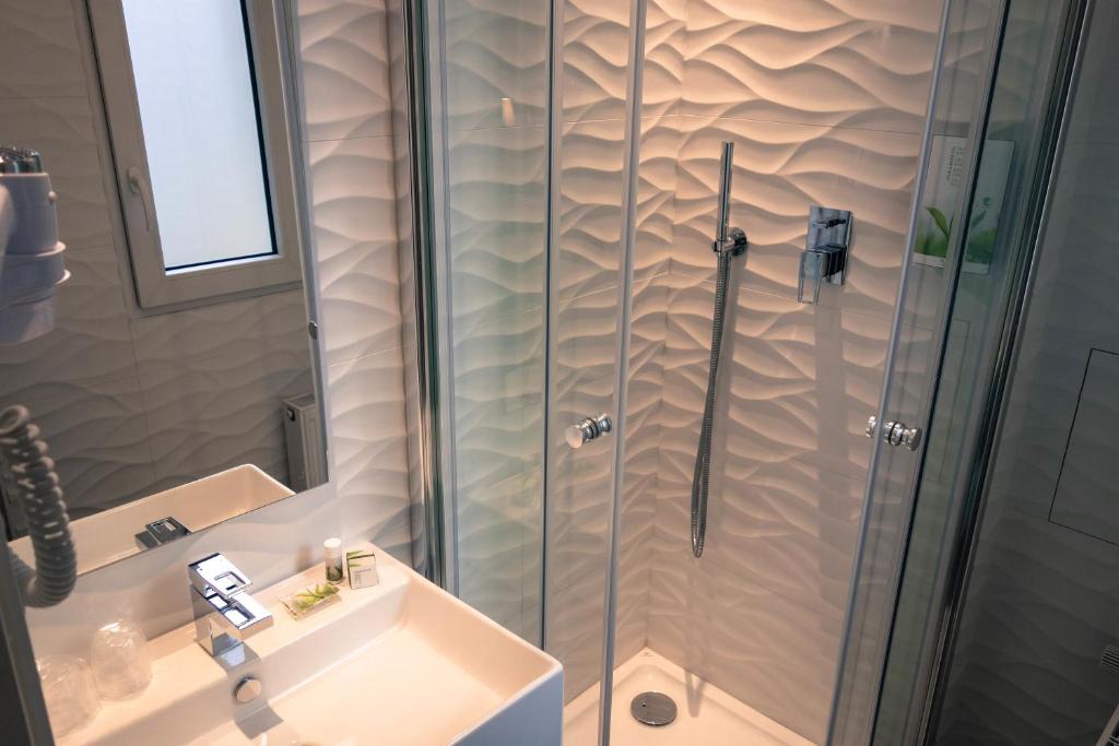 Prince Albert Wagram - Resim 22