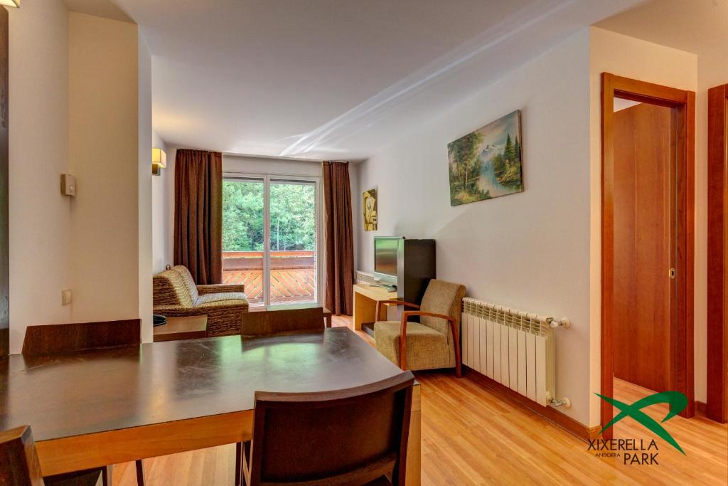 TV a/nebo společenská místnost v ubytování Apartamentos Xixerella Park Resort