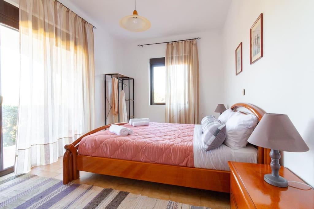 Postel nebo postele na pokoji v ubytování Alonia Summerhouse in Fanes