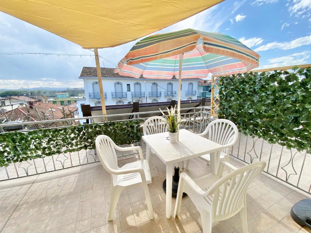 A balcony or terrace at PetlyApartments