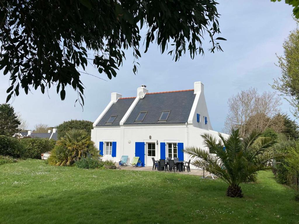 Taman di luar Maison Indépendante à 200 m de la Plage de Castoul, 4 Chambres, Jardin Clos, Wifi, BBQ, Le Palais - FR-1-418-3