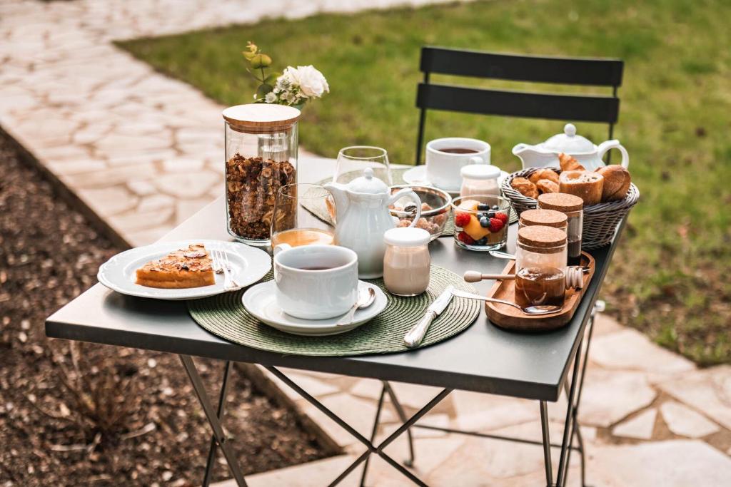 Jedlo v ubytovaní bed & breakfast alebo blízkom okolí