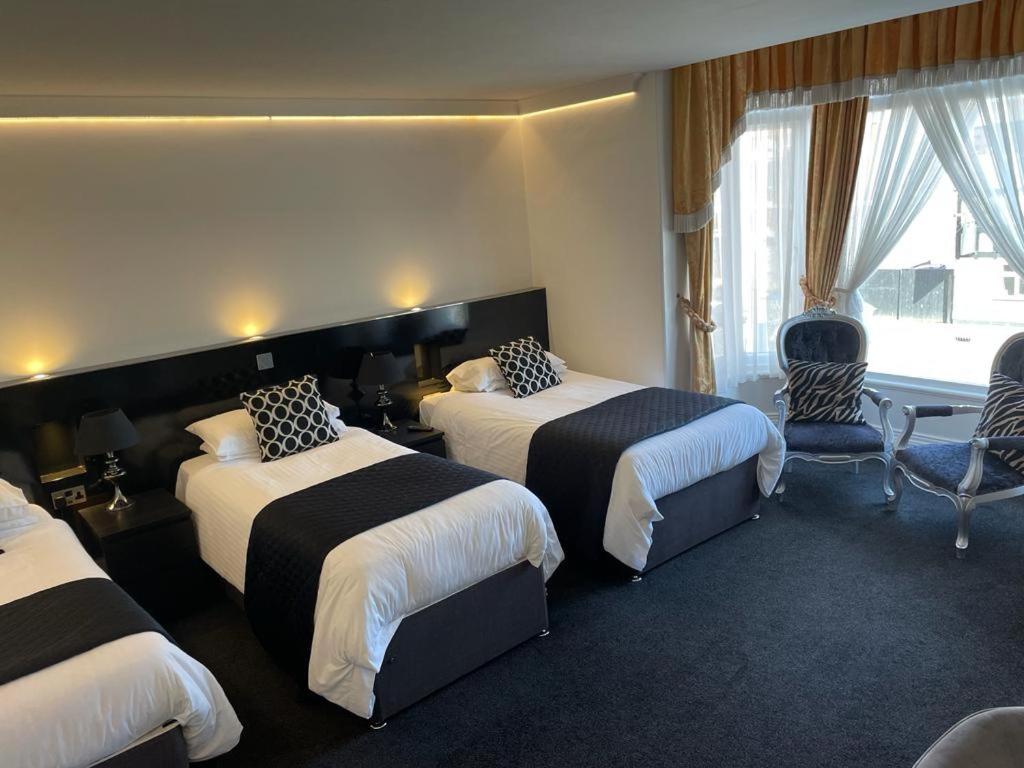 Revelstoke Hotel photo