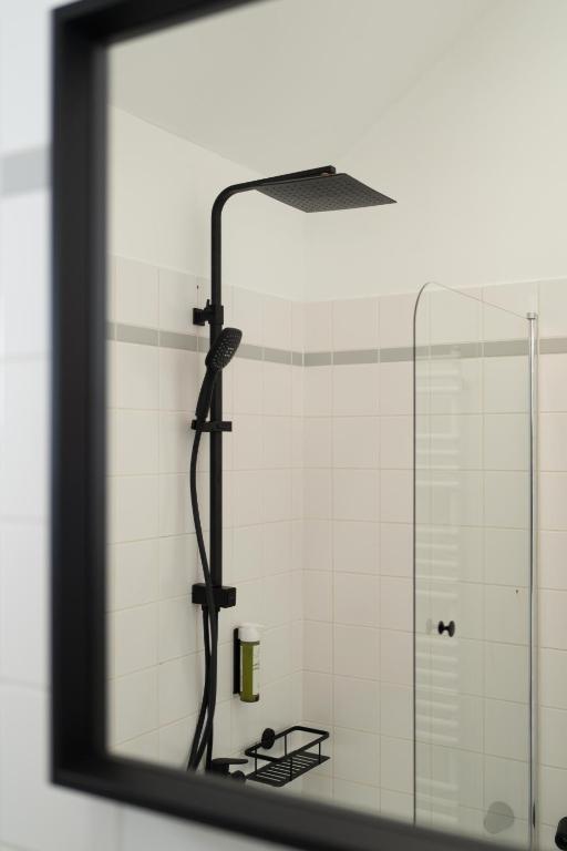 Bany a MyFlat - Bright Apartment near Central Station