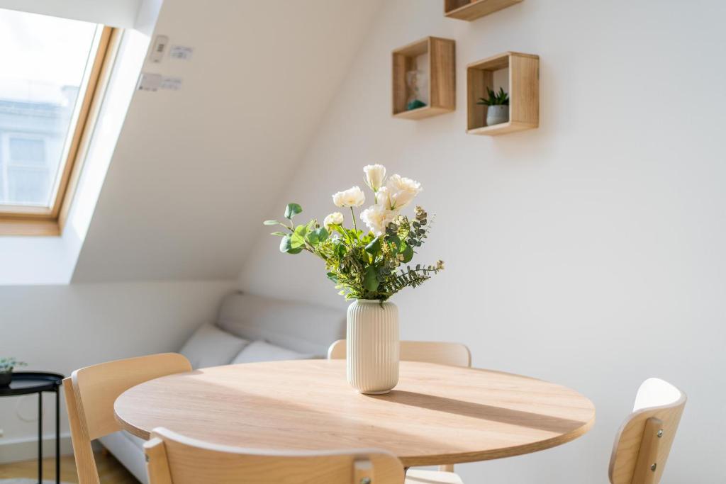 Zona d'estar a MyFlat - Bright Apartment near Central Station