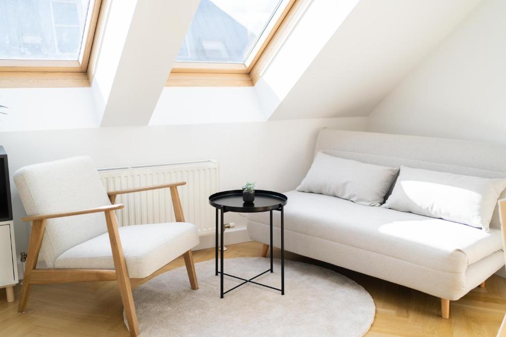 Zona d'estar a MyFlat - Bright Apartment near Central Station