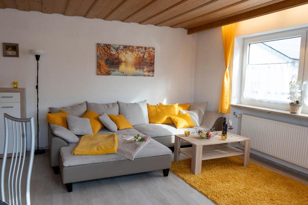 Posezení v ubytování Ferienwohnung Hertreiter in Dingolfing 110qm