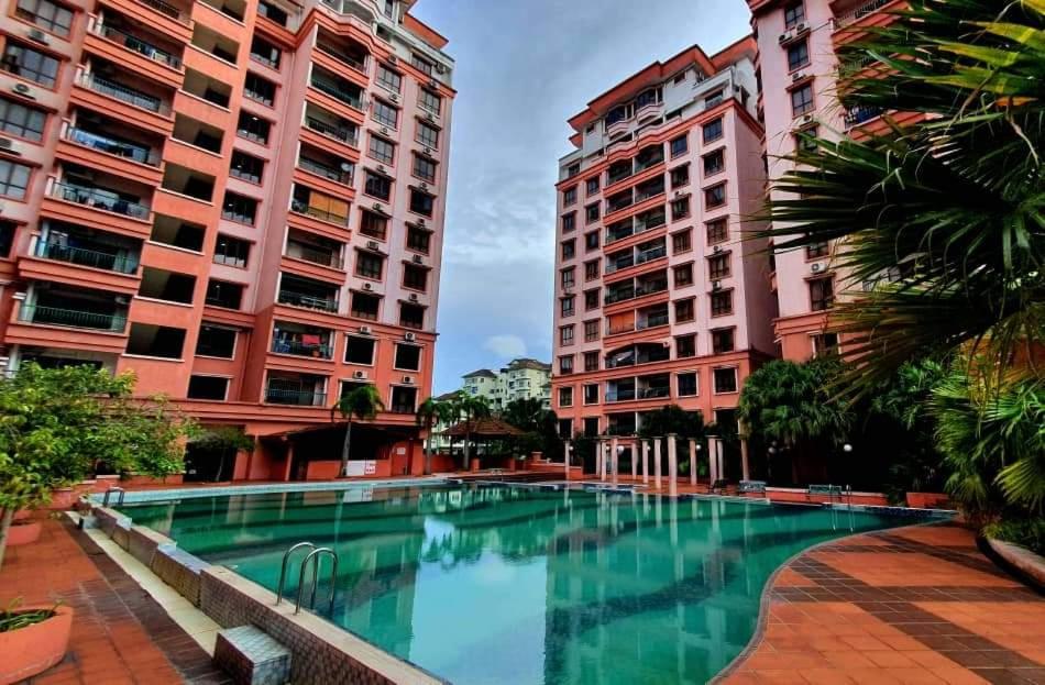 Marina Court Apartment