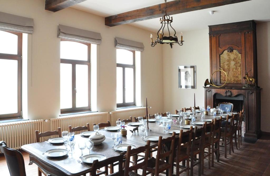 Restaurace v ubytování Petit château de Beauplateau