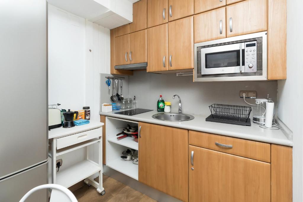 Kuchyňa alebo kuchynka v ubytovaní Loft con terraza centro Valencia
