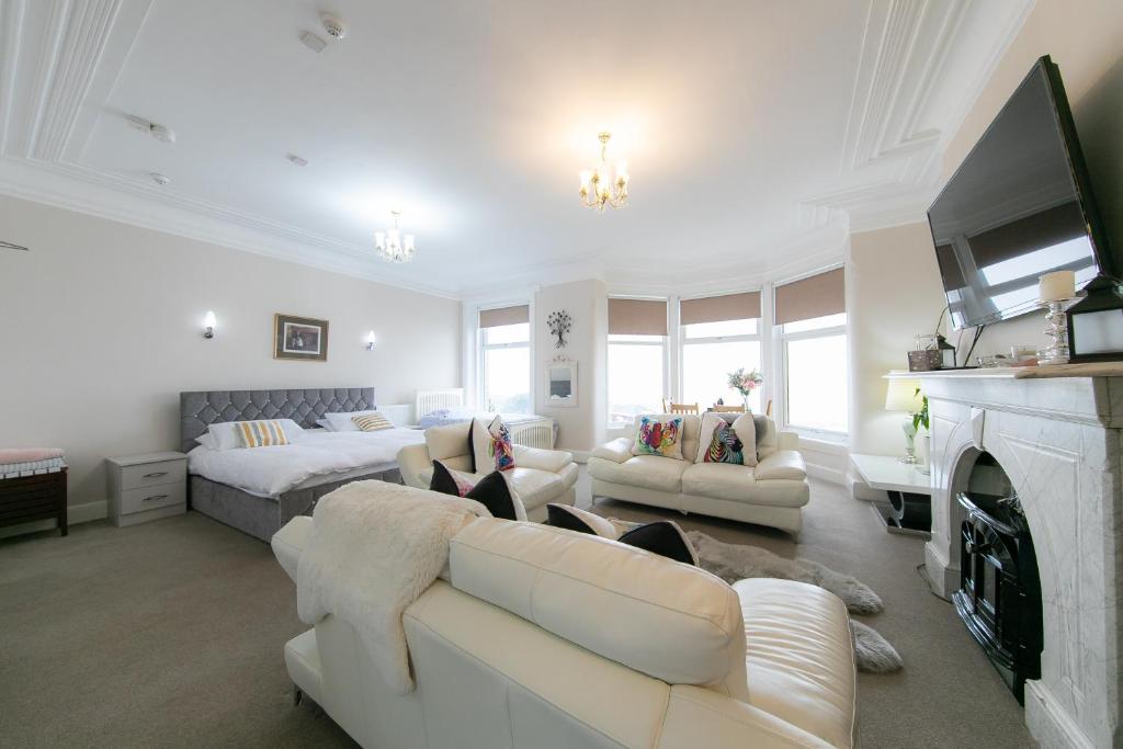 Kelvin House - Holiday Home