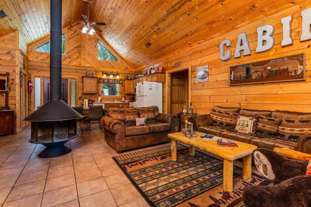 Real Log Cabin Near Big Cedar W Private Hot Tub & Grill On Huge Deck_car Charger - Ridgedale, MO