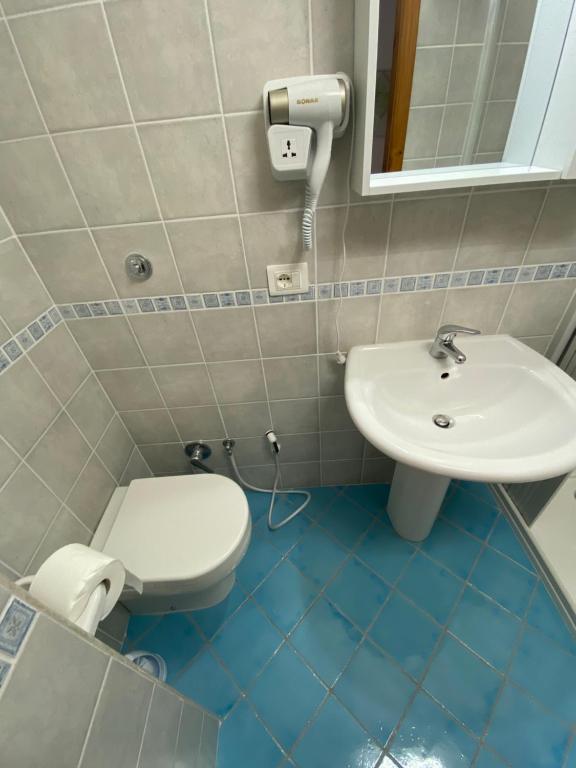 Koupelna v ubytování B&B Saracinello