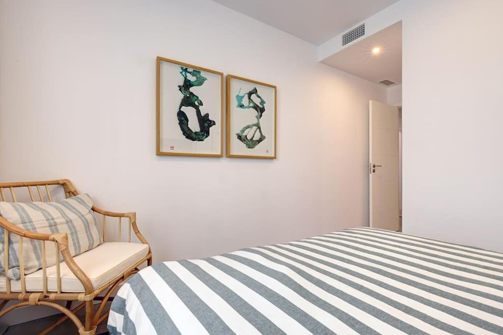 Postel nebo postele na pokoji v ubytování Ground Floor, 2 bedroom Apartment @ Estepona Hills