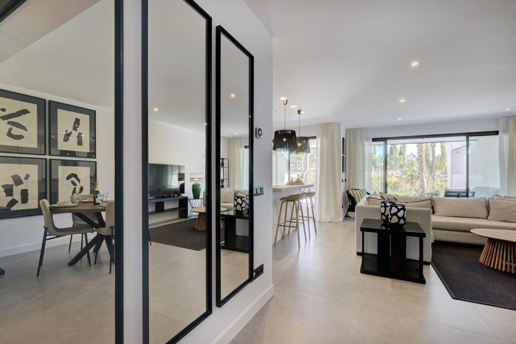 Posezení v ubytování Ground Floor, 2 bedroom Apartment @ Estepona Hills