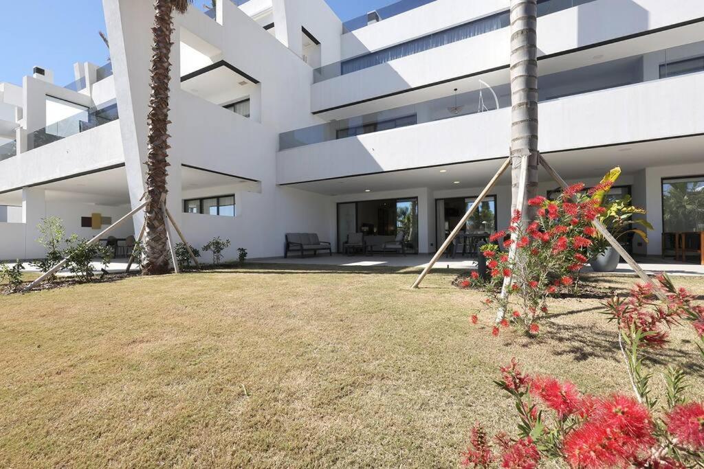 Zahrada ubytování Ground Floor, 2 bedroom Apartment @ Estepona Hills