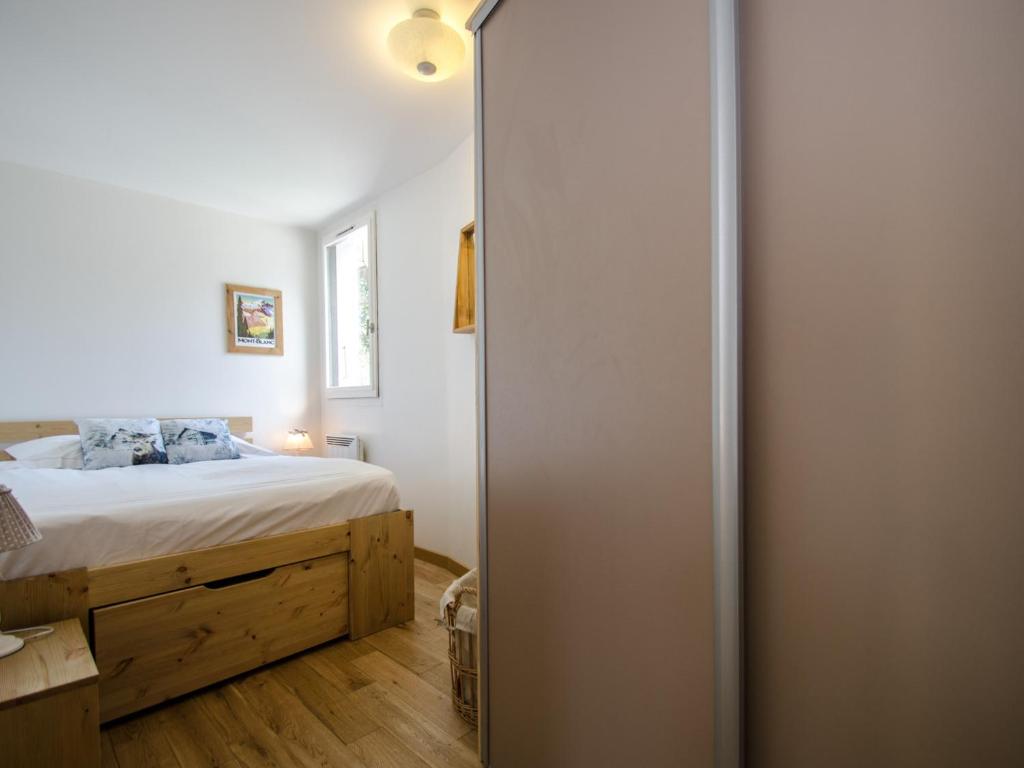 Zdjęcie z galerii obiektu Appartement 4 pers. avec balcon face à l'Aiguille du Midi, Chamonix, parking & services inclus - FR-1-343-210 w Chamonix-Mont-Blanc