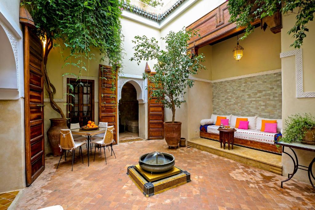 Posezení v ubytování Riad 92 - Architect's Riad in the Exclusive Dar El Bacha