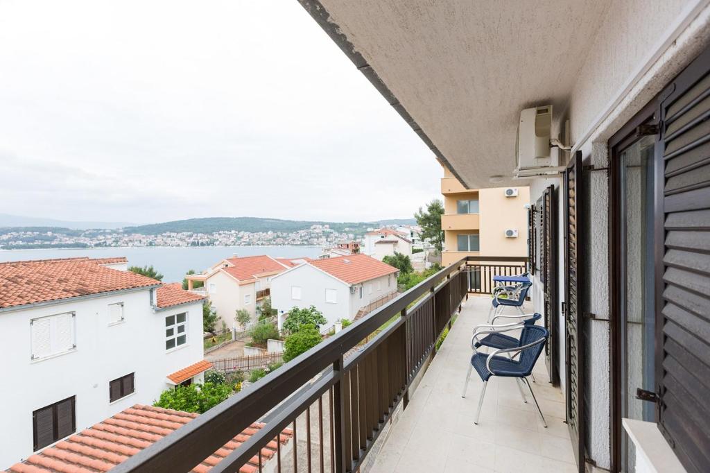 Apartment in Okrug Gornji with sea view, balcony, air conditioning, WiFi 5165-1