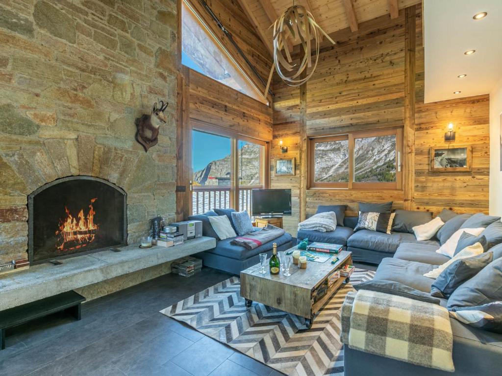 Appartement chalet de luxe à Val-d'Isère avec garage, balcon et wifi, à proximité des pistes
