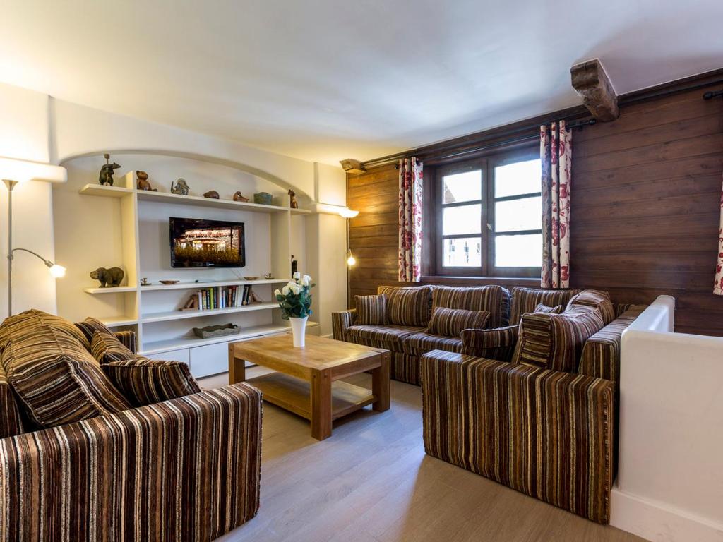 Duplex de standing 5 pièces au cœur du vieux village de Val-d'Isère, skis aux pieds