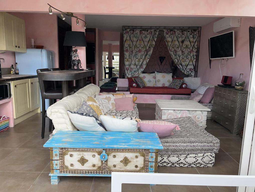 Kuchyňa alebo kuchynka v ubytovaní Villa Luxe Port Nature 1 Jasmine
