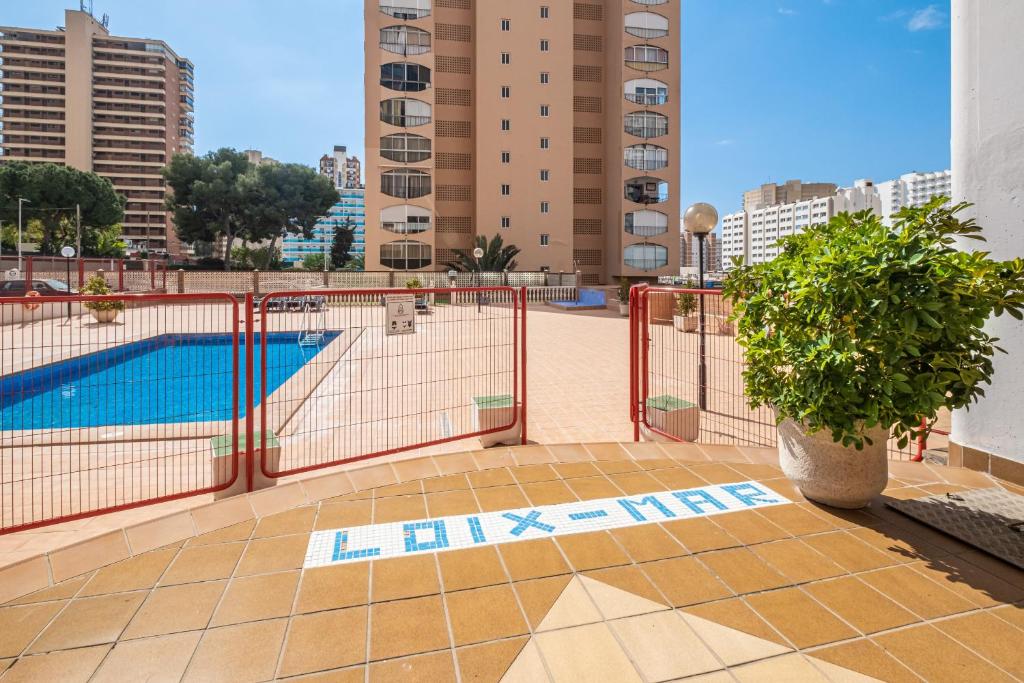 Bazén v ubytování Loix Mar Apartment 2-F Levante Beach nebo v jeho okolí