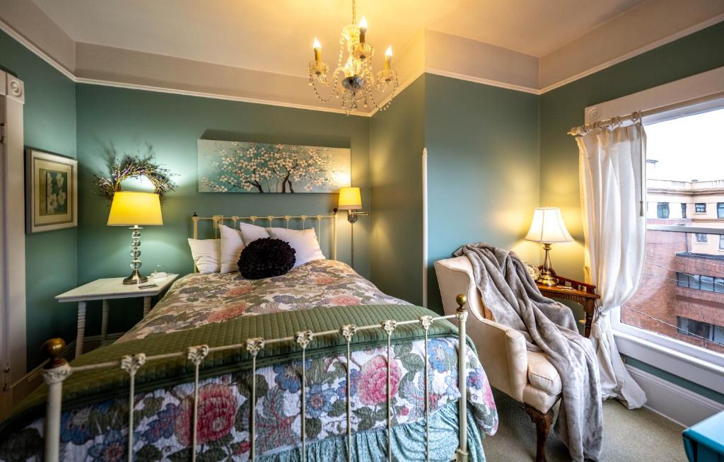 Suitetrails - Clementine's Guest House & Vacation Rentals