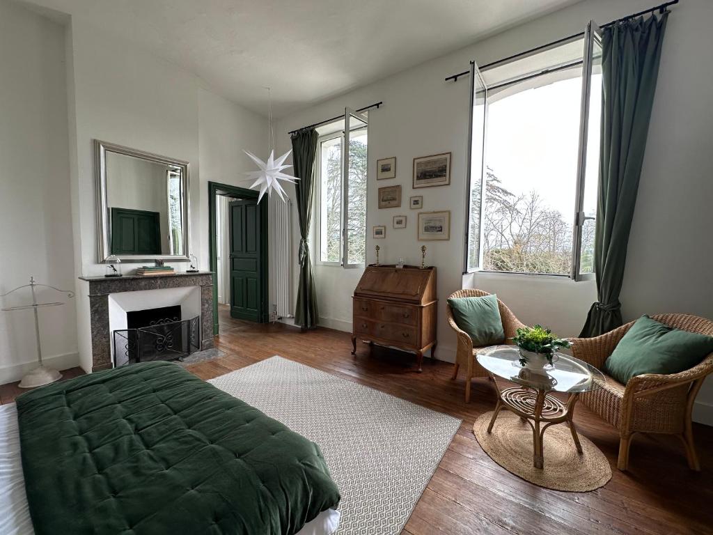 Château Guirotte - Double Room With Pool View