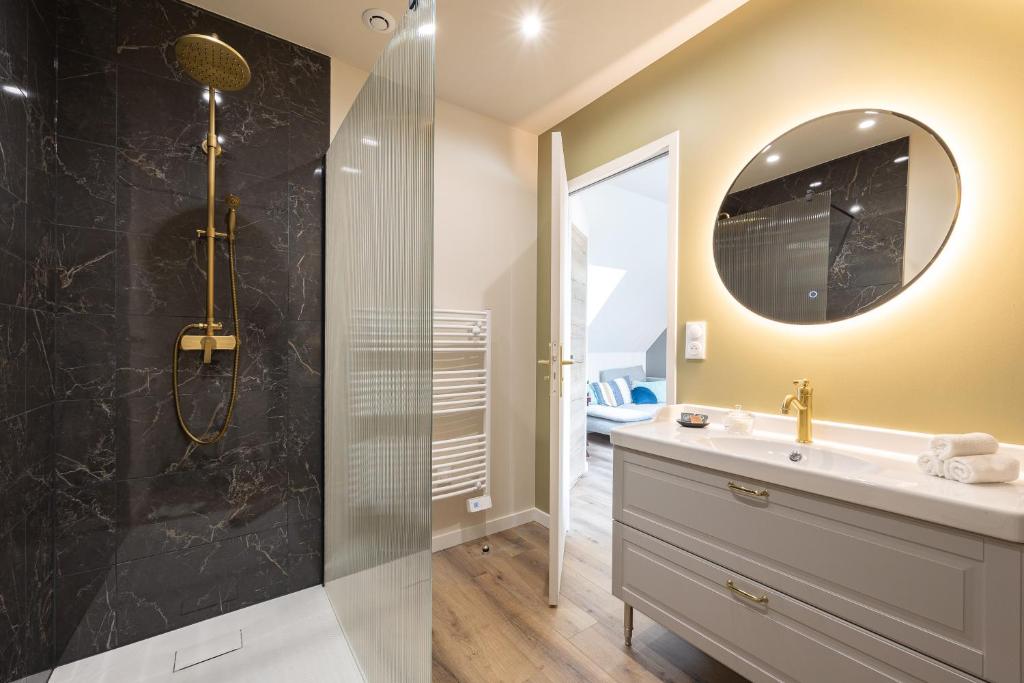 Le Sommelier - Double Room With Private Bathroom