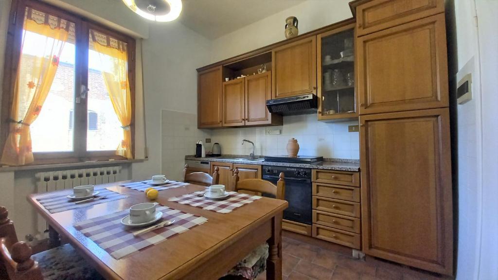 Kuchyň nebo kuchyňský kout v ubytování OPERA21 TUSCANY SINGLE HOUSE LUCIGNANO