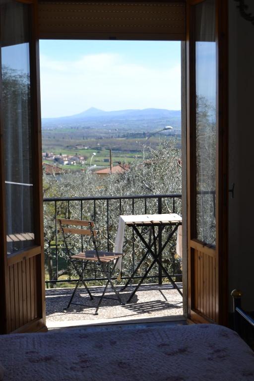 Balkón nebo terasa v ubytování OPERA21 TUSCANY SINGLE HOUSE LUCIGNANO