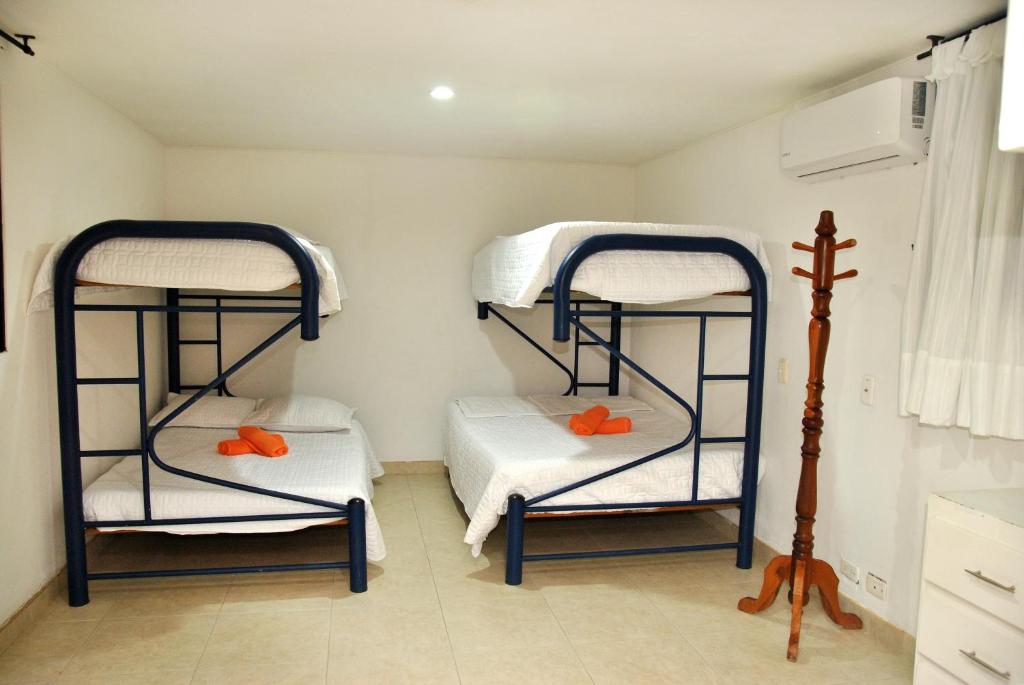 Postel nebo postele na pokoji v ubytování Incluye auxiliar doméstica PISCINA PRIVADA