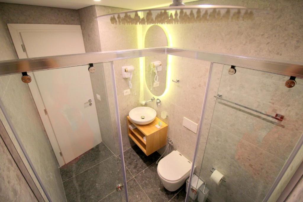 Blue Eye Hotel - Image 8