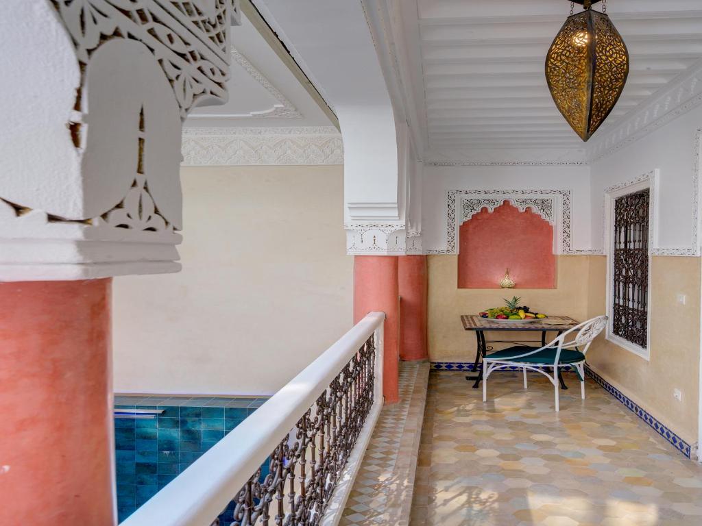 Bazén v ubytování Riad Princesse Du Désert & Spa nebo v jeho okolí