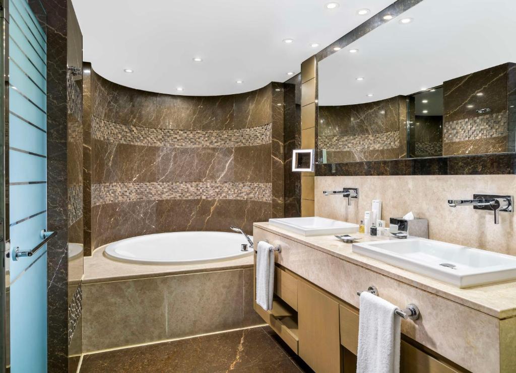 Koupelna v ubytování Radisson Blu Hotel, Istanbul Sisli