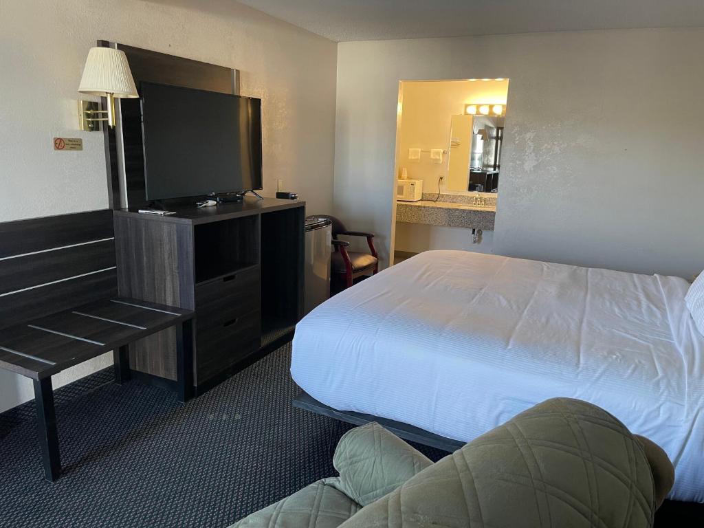 Landmark Inn, Osawatomie (updated prices 2024)