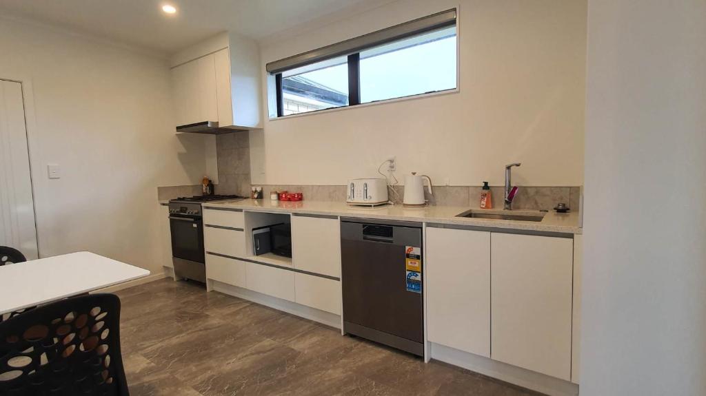 Cozy 2- Bedrooms Unit In Hamilton - Resim 11