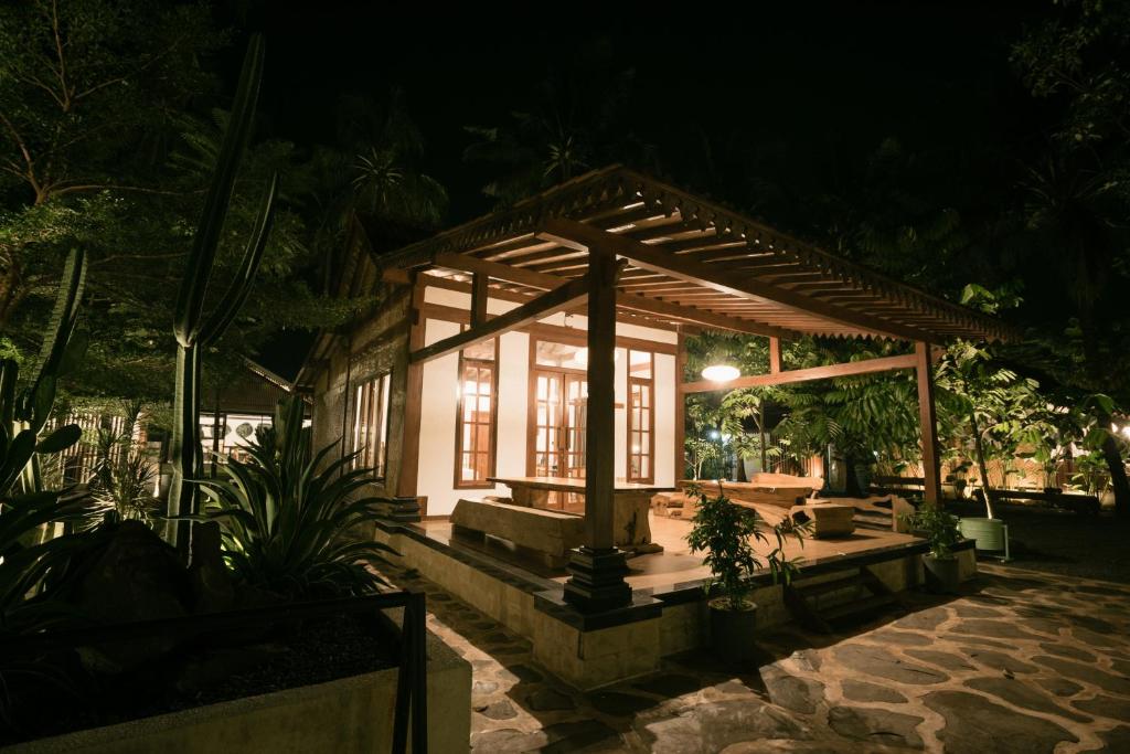 Zahrada ubytování LAYANA FARMSTAY